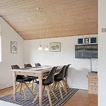 6 Person Holiday Home In Nexo 度假居 Balke